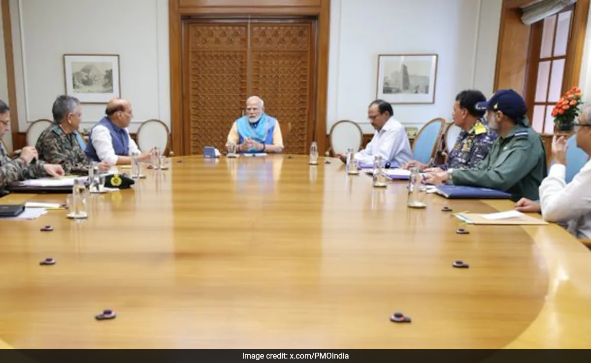 PM Modi Meets Top Defence Officials Amid Heightened Tensions With Pakistan