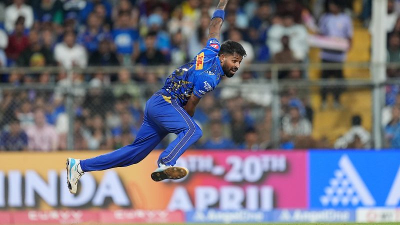 Gavaskar Slams MI Skipper Hardik Pandya For Poor "Last Over" Call vs GT