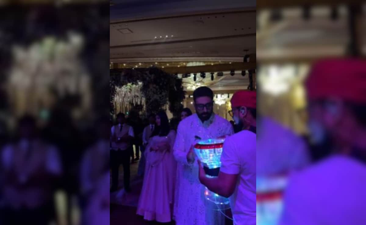 Abhishek Plays Drums To Dus Bahane Beats While Aishwarya Cheers Him On