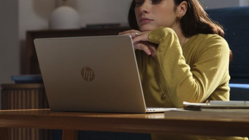 HP Launches OmniBook 5 Series AI PCs With Snapdragon X Series Chipsets