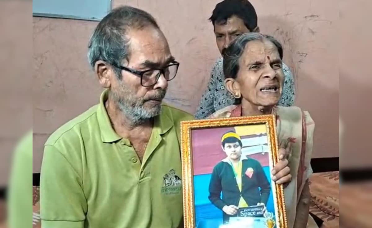 Class 10 Girl Ranked 1st In Bengal School Weeks After She Died Of Jaundice
