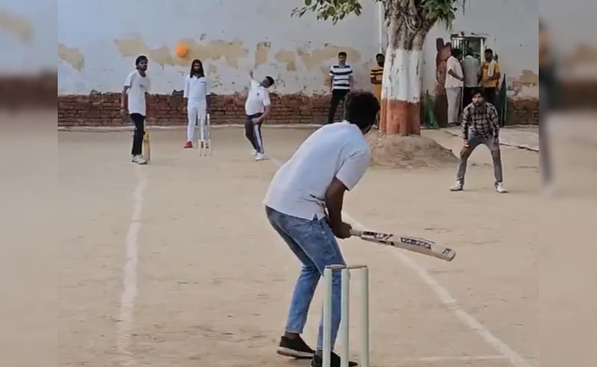 Knight Riders Beat Capitals To Clinch 'Jail Premier League'. Video