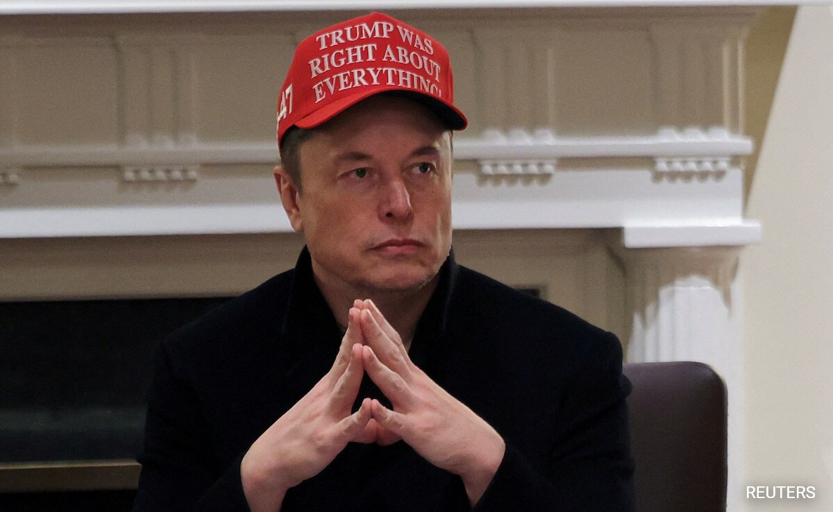 Putin's Spy Agency Used Sex, Drugs, To Exploit Musk, Claims Ex-FBI Agent