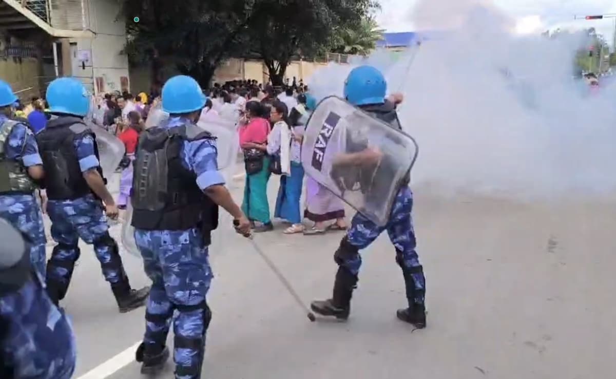 Protesters Clash With Security Forces Near Manipur Governor's House, 7 Injured