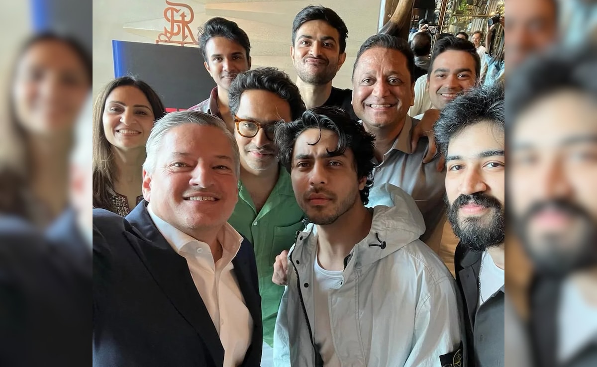 Excitment Soars For 'The Ba***ds Of Bollywood' As Aryan's Team Selfie Goes Viral