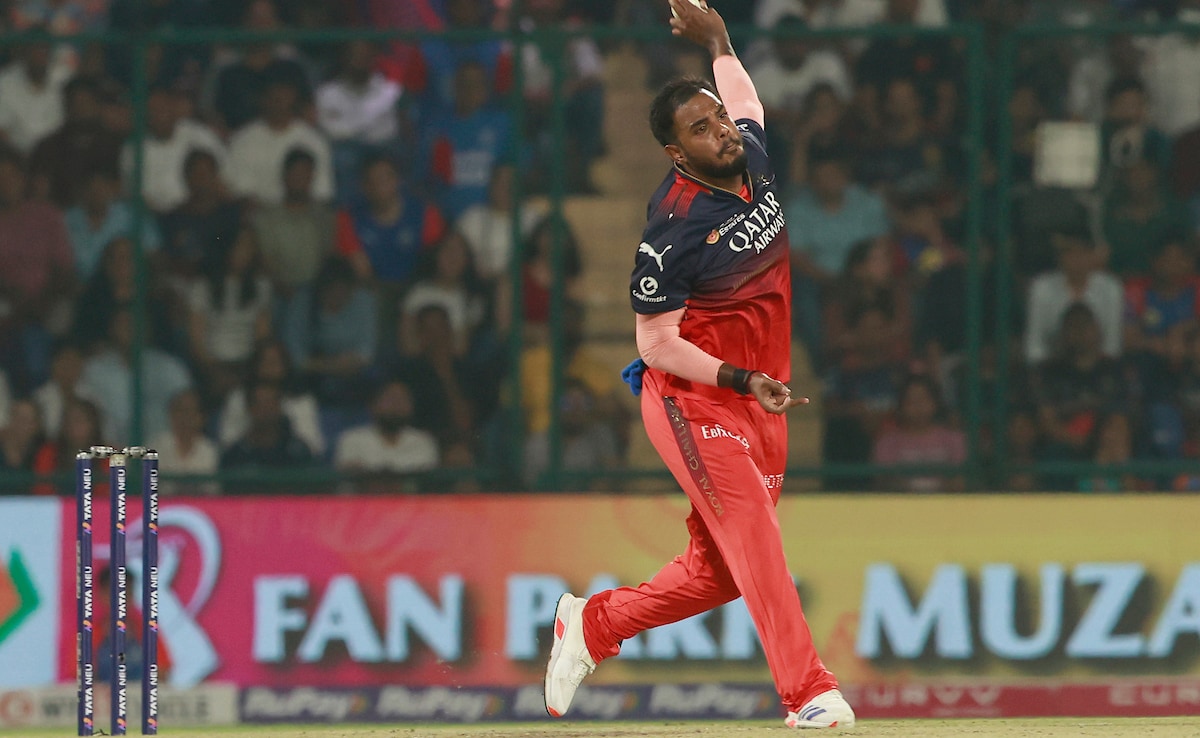 RCB Coach Dinesh Karthik Praises "Diligent" Yash Dayal After Last Over Heroics vs CSK