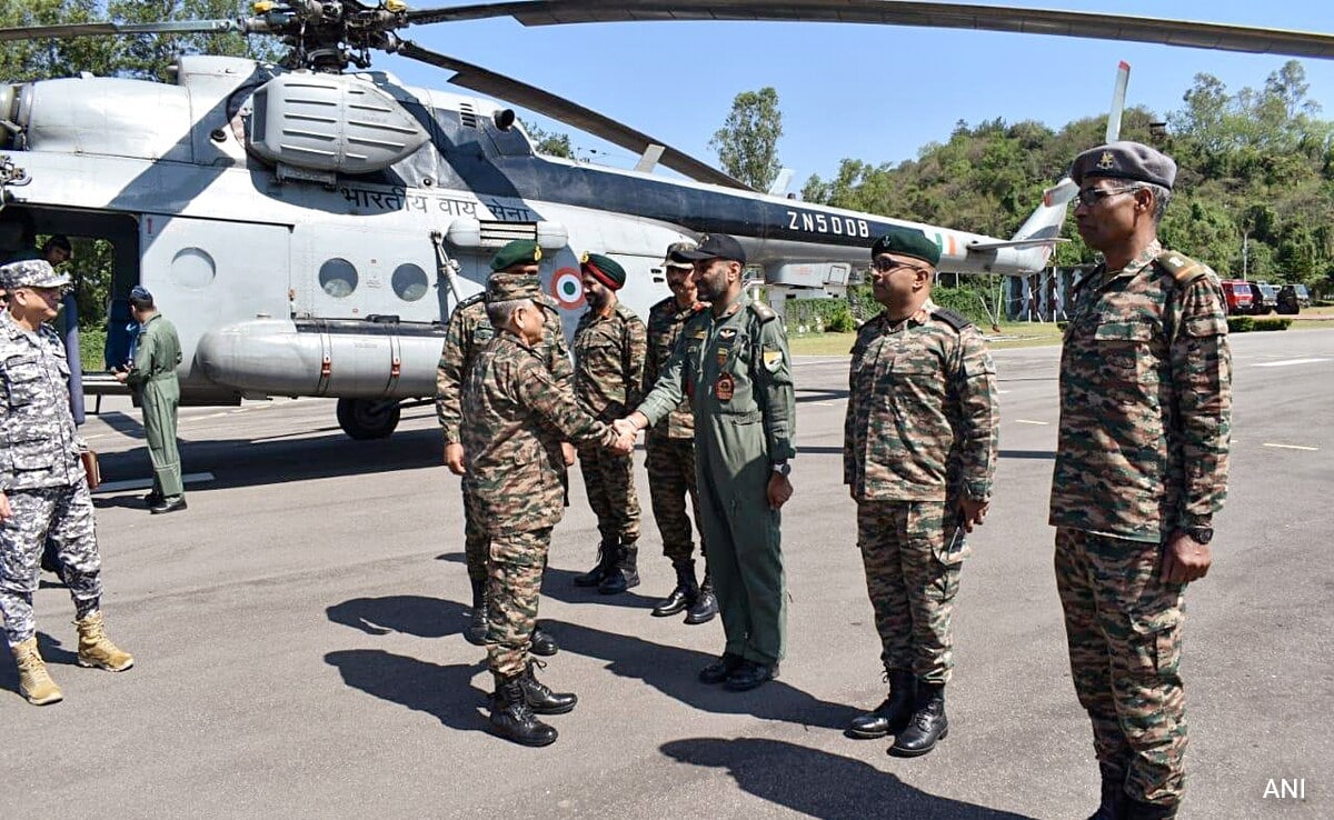 CDS Anil Chauhan Conducts 'Strategic Review' Of Army's Combat Readiness
