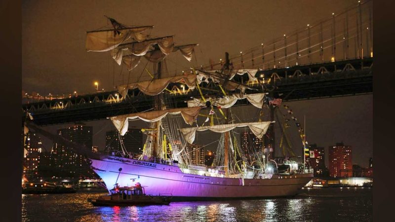 Mexican ship Cuauhtemoc crashes into Brooklyn Bridge, snaps masts and injures 22 crew members
