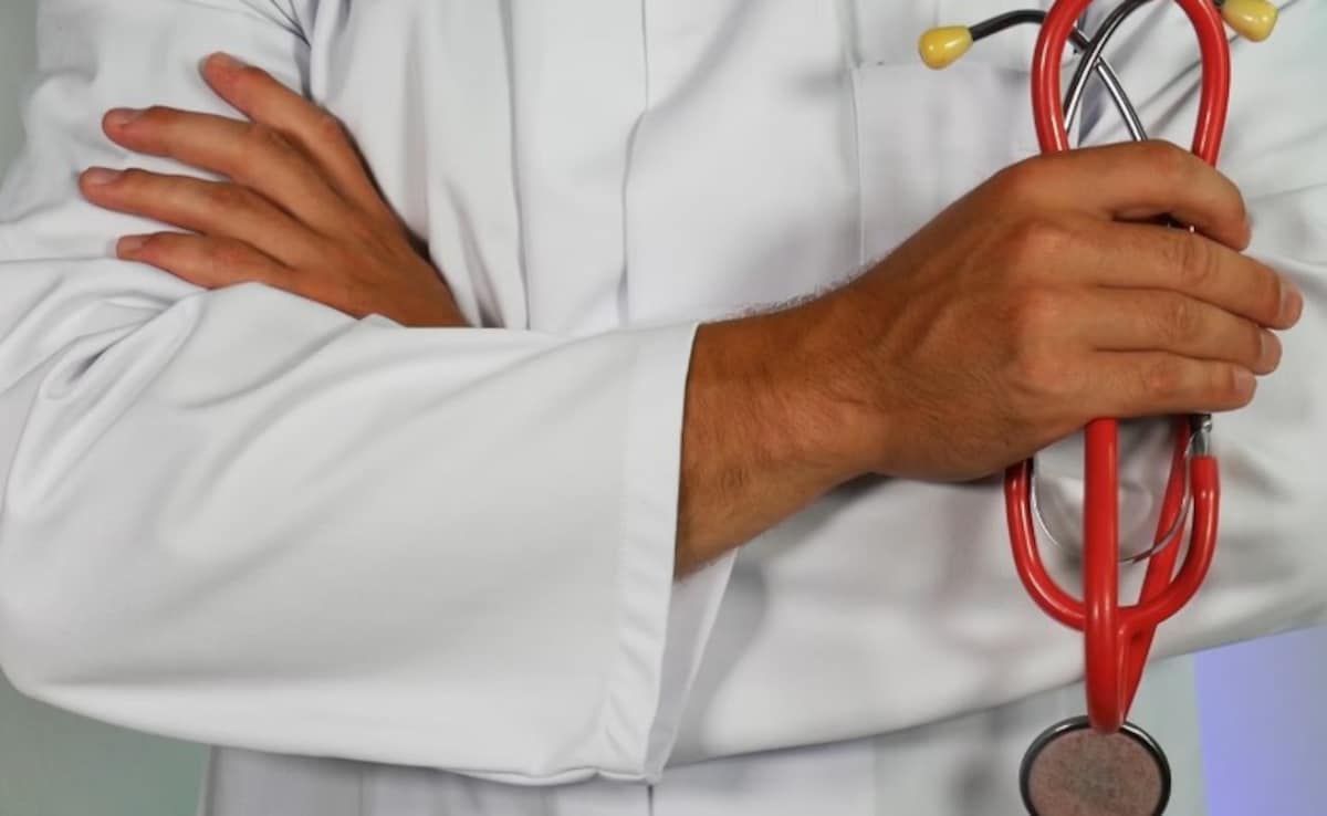 Chinese Doctor Advises Women To Look At Muscular Men For Mood Boost