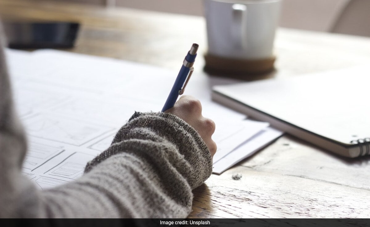 DU Student's LinkedIn Post On Arts Stream Stereotypes Goes Viral
