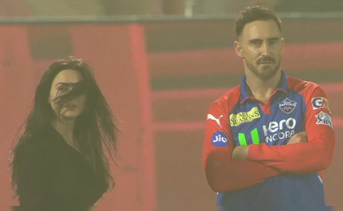 Faf Du Plessis Reacts To Stunning Request After Pic With Preity Zinta Goes Viral: "Make It…"