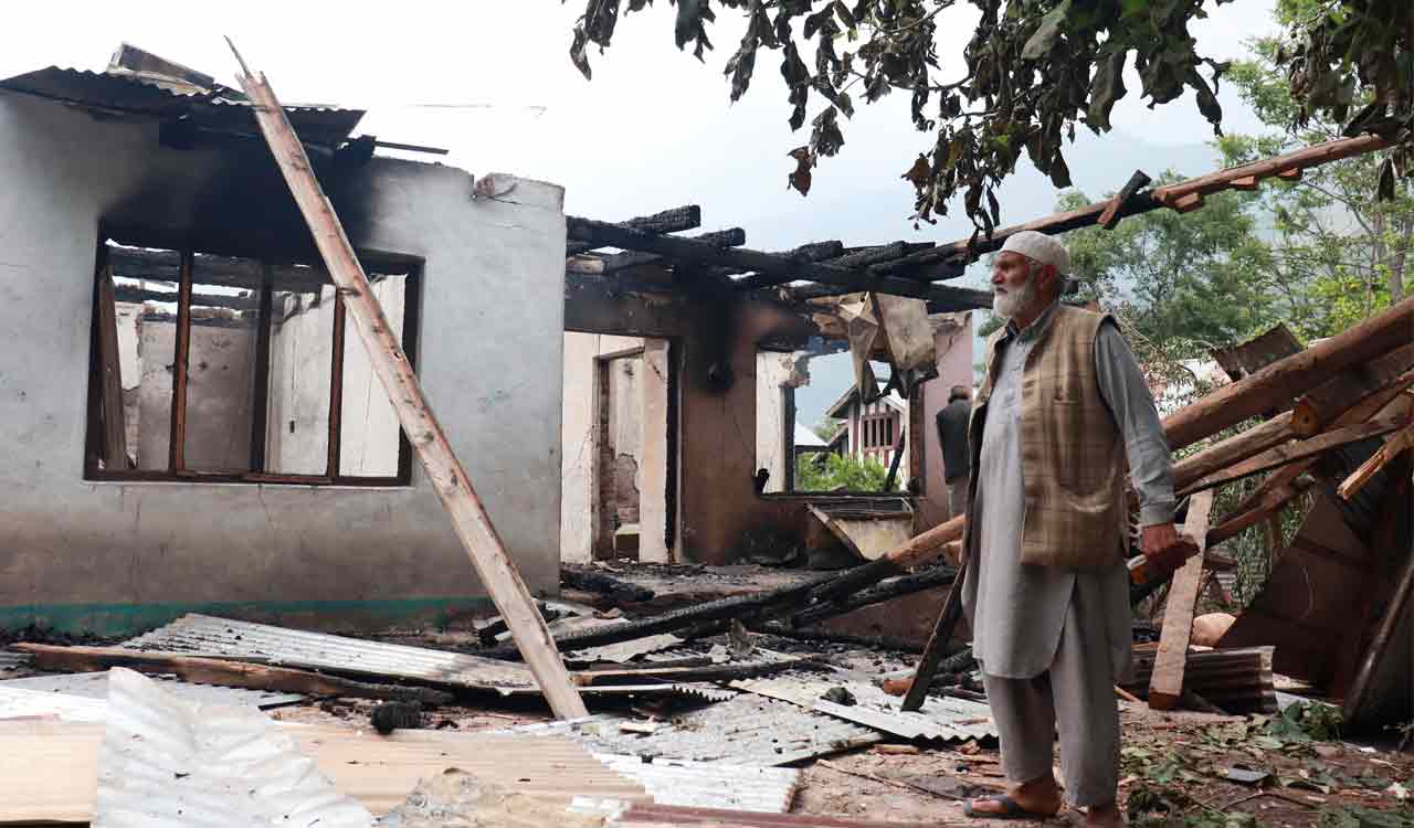 12 killed as Pakistan army pounds villages along Line of Control in Jammu and Kashmir