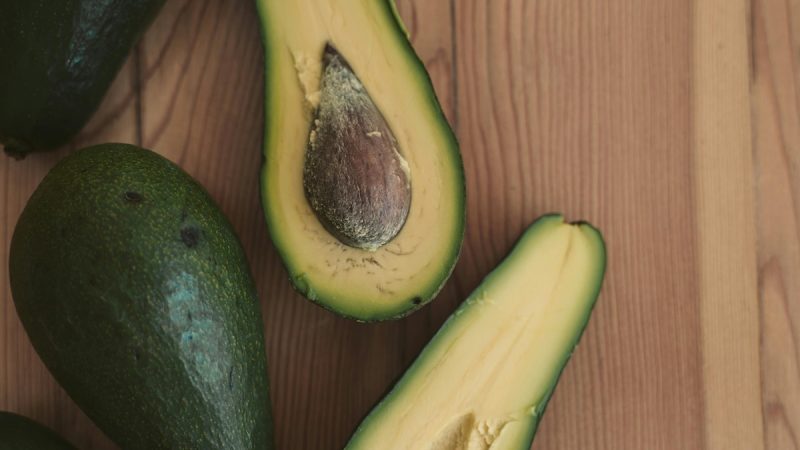 Food Vlogger Shares Hack To Store Avocado For Longer Than Usual, But Internet Is Divided