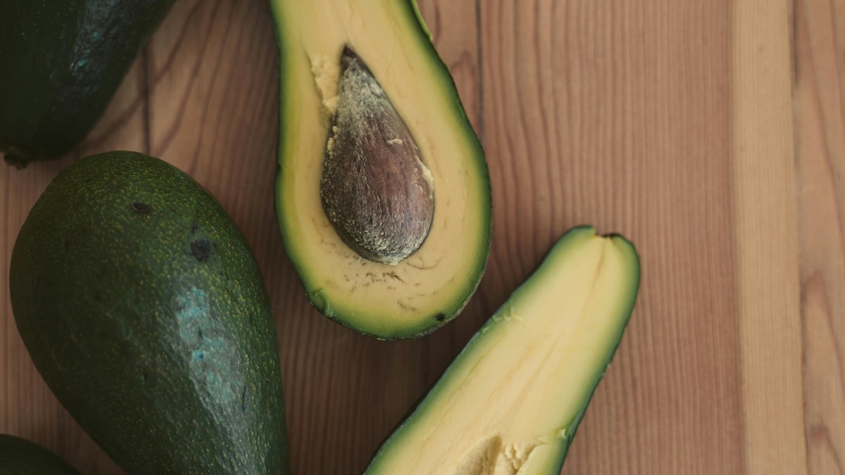 Food Vlogger Shares Hack To Store Avocado For Longer Than Usual, But Internet Is Divided