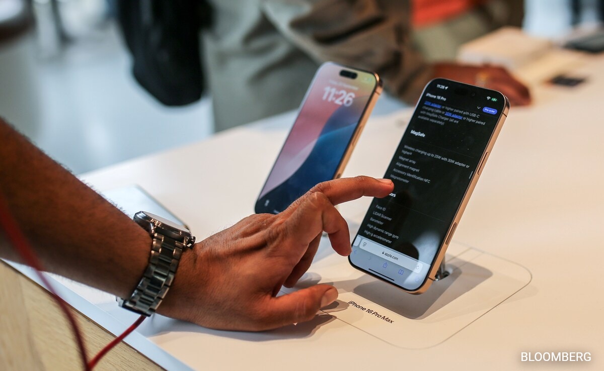Opinion: Apple Desperately Needs The AI Help It's Seeking