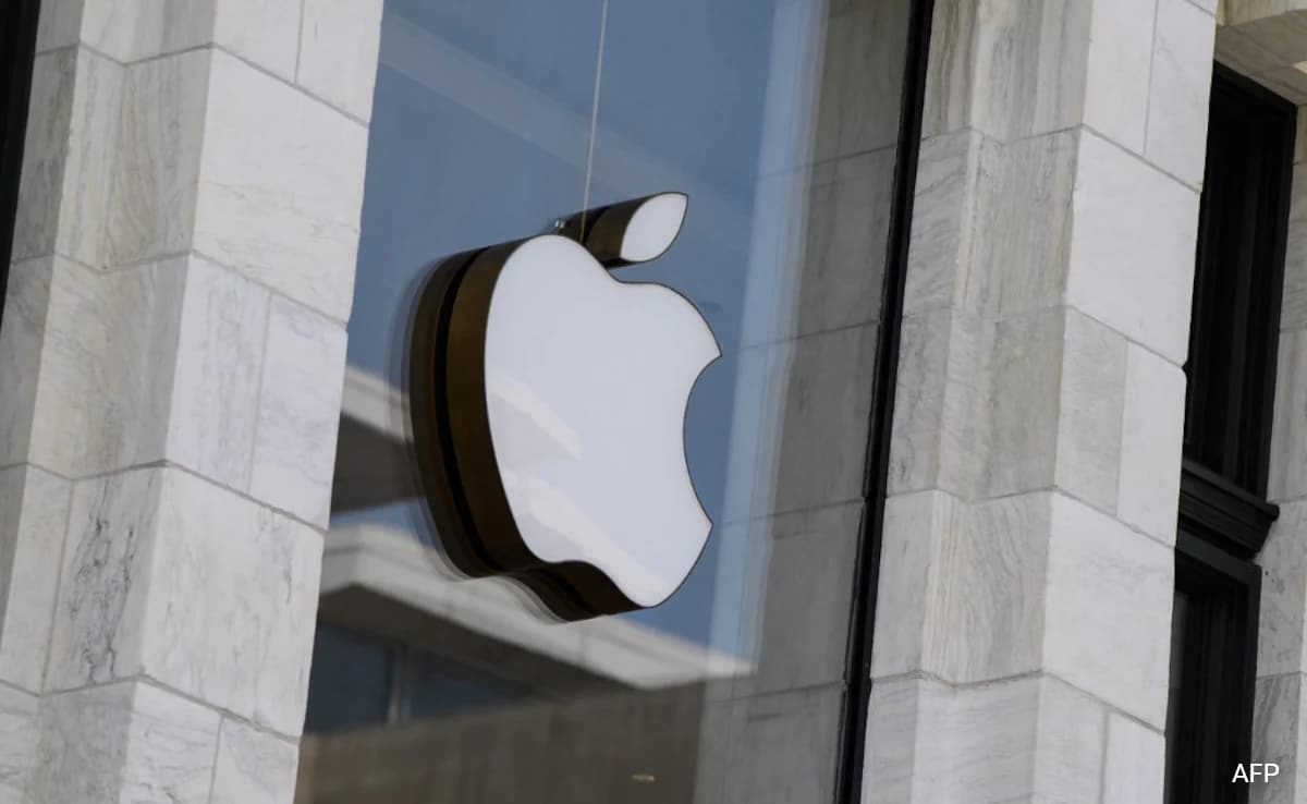 Apple Expects $900 Million Tariff Hit As It Shifts US iPhone Supply To India