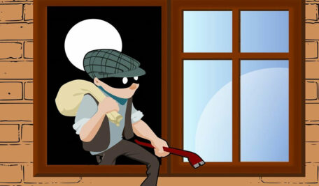 Hyderabad: Elderly woman robbed in Warasiguda