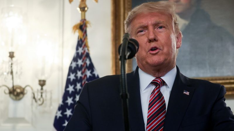 Trump Memecoin Holders Set to Dine With US President Amidst Protest 