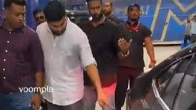 Watch – "<i>Yeh Kya Hai</i>?": Rohit Sharma Jokingly Scolds A Man, Reason Is Dent In His Car