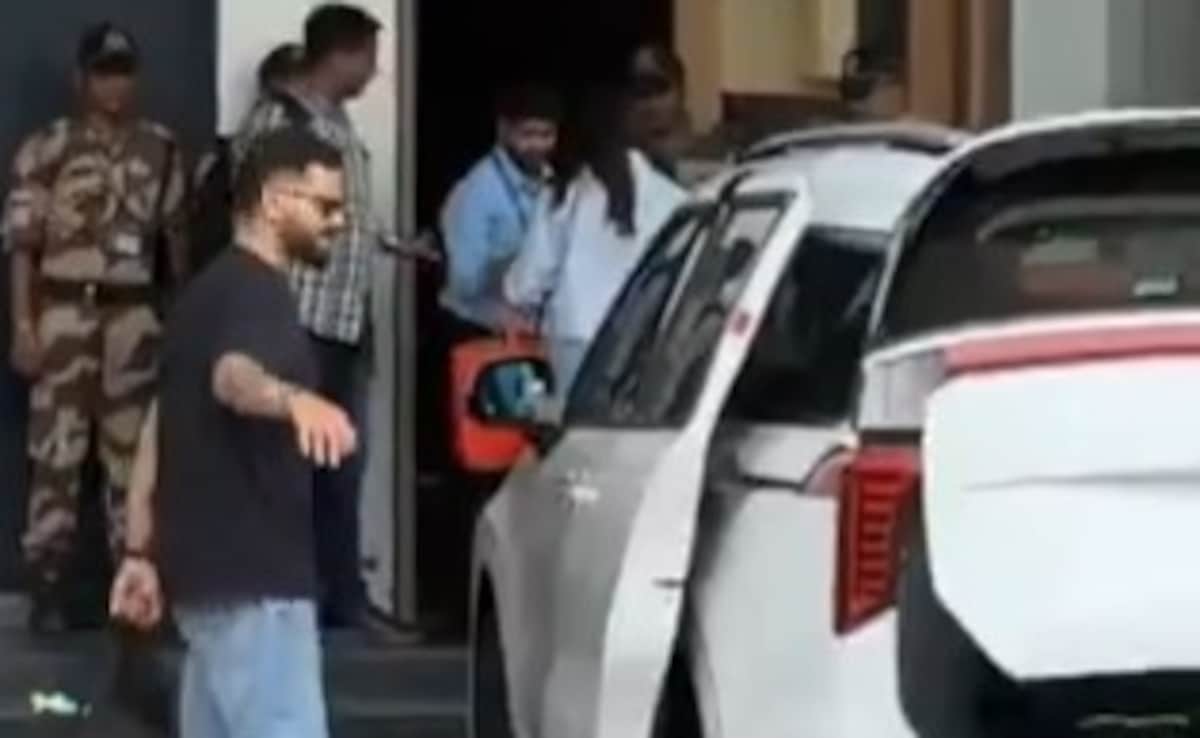 Virat Kohli Leaves For Bengaluru As RCB Aim To End 18 Years Of Hurt, Wife Anushka Sharma Next To Him: Viral Video