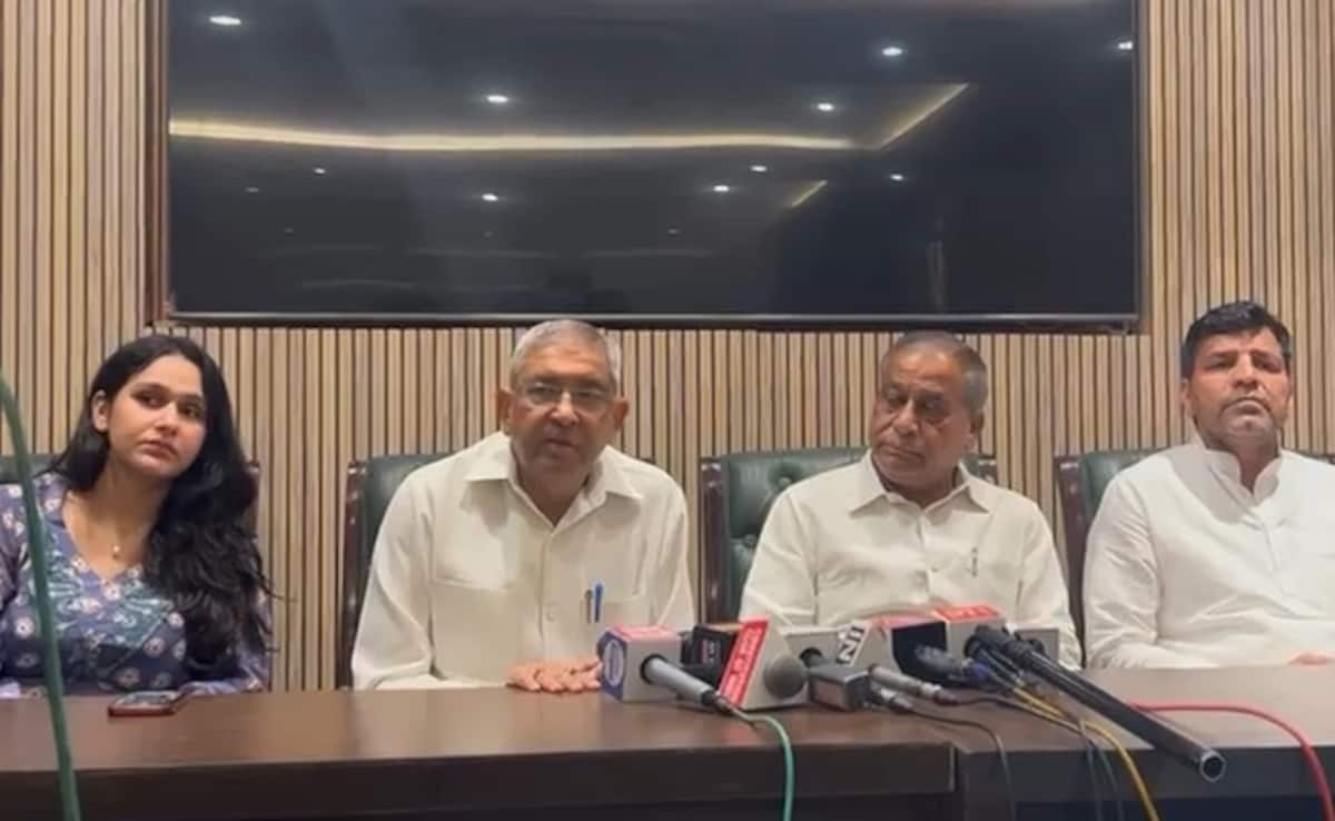 15 Delhi Councillors Resign From AAP, Form 'Indraprastha Vikas Party'