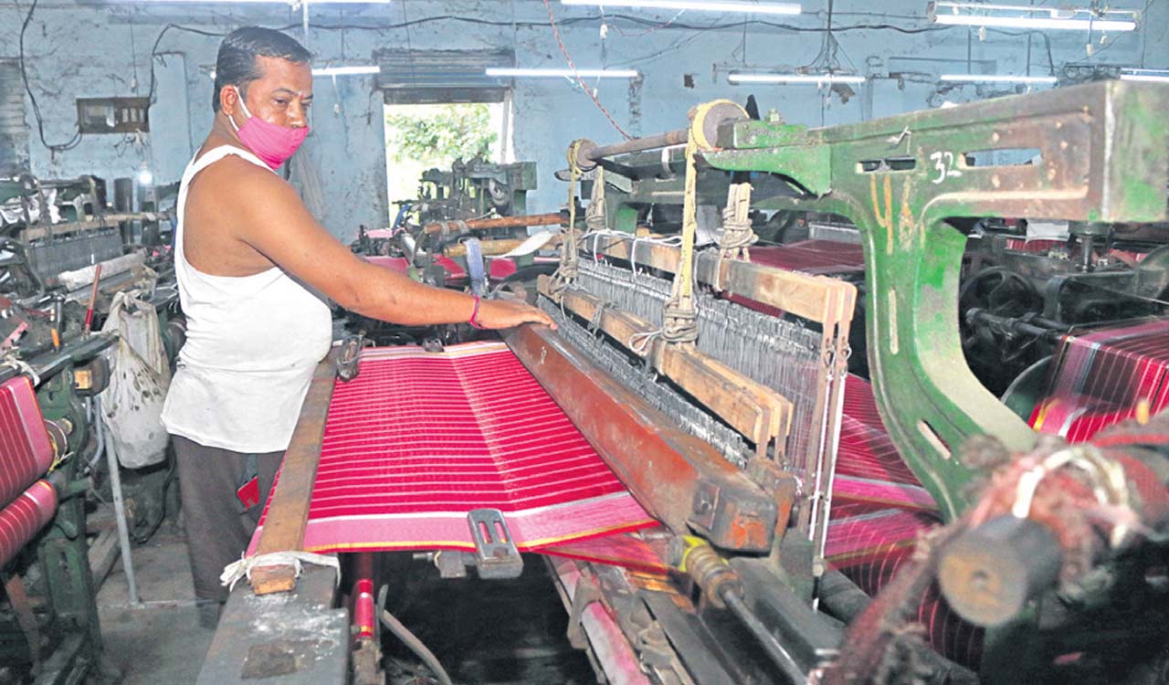 Telangana handloom weavers apprehensive of hurdles in loan waiver scheme